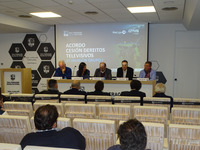 AAAFOTOS 2017-2018 Firma contrato con TVG-Proliga